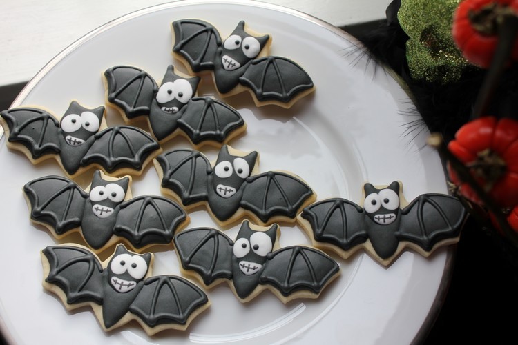 Gruselige Halloween Kekse für die Party zubereiten - 13 schaurige Ideen