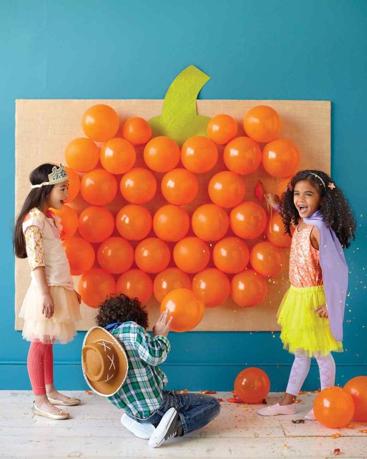 halloween-spiele-kinder-luftballoons-orange-kürbis