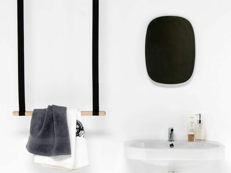 handtuchhalter-bad-waschbecken-handtücher-spiegel-hängend-stange