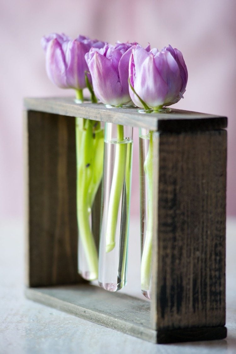 ideen für reagenzgläser blumen-floristik-tulpen-holzständer