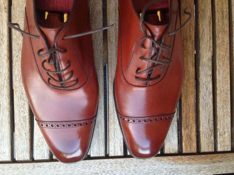 Schuhe weiten -tipps-hausmittel-lederschuhe-braun-echtleder