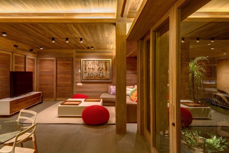 tradition-moderne-strandhaus-holzverkleidung-wohnzimmer-einrichtung-beige
