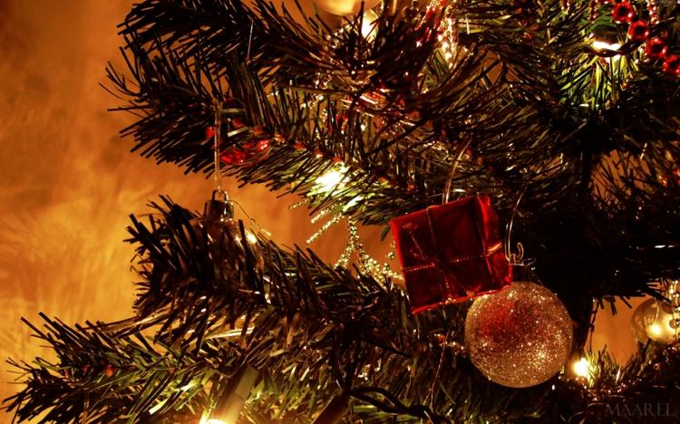 weihnachten-baumschmuck-ideen-christbaumkugeln-anhänger-geschenk