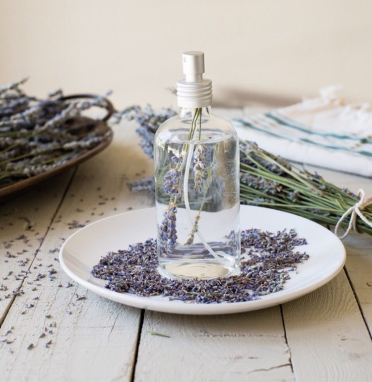 Lavendelspray selber machen ohne Alkochol Rezept