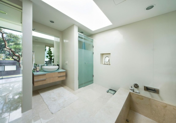 balkongeländer-glas-badewanne-waschbecken-unterschrank-duschkabine-fenster-glastür