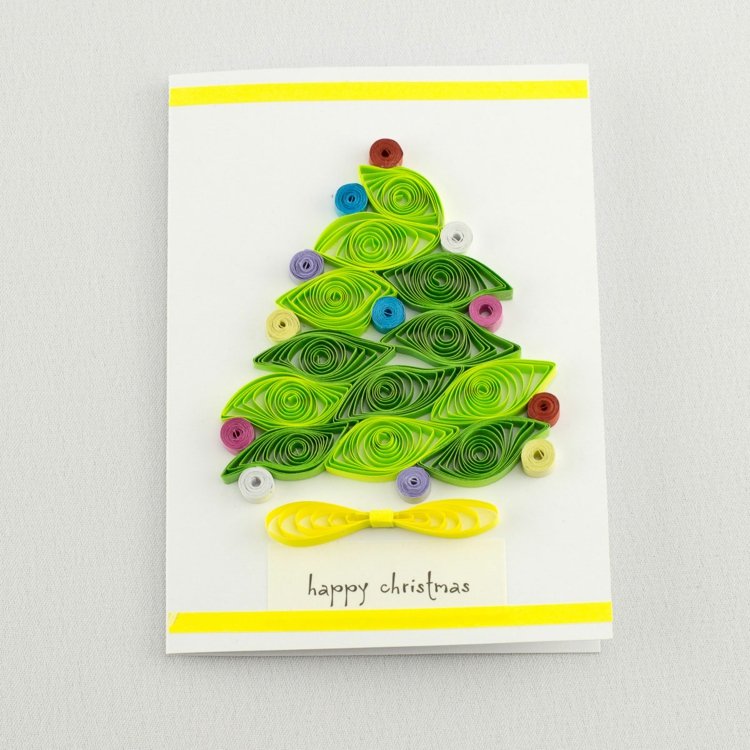 basteln-papierstreifen-quilling-tanne-grußkarte-weihnachten-diy-idee