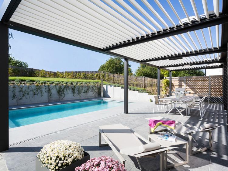 Bioklimatische Pergola -pool-terrasse-garten-gartenmöbel-modern
