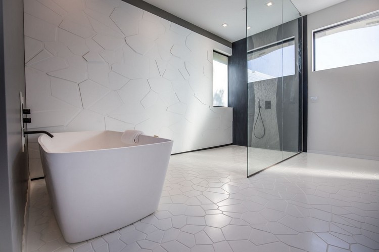 einzigartiges-haus-design-minimalistisches-bas-badewannde-glastrennwand-dusche