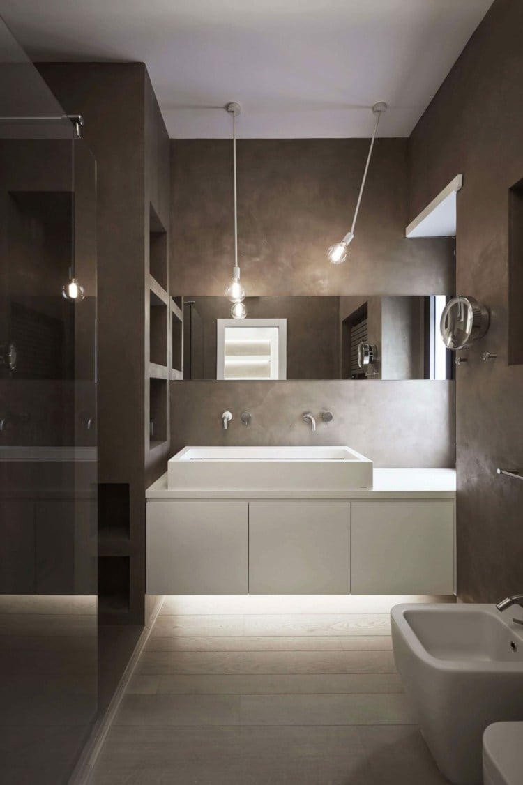 holz-parkett-elegant-badezimmer-waschschrank-glaswand-dusche