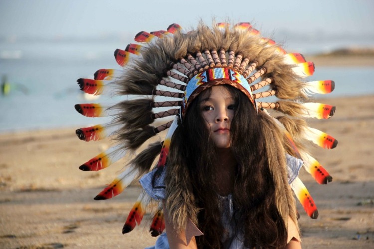 indianer zum fasching kostüm-anleitungen-federn-make-up-accessoires