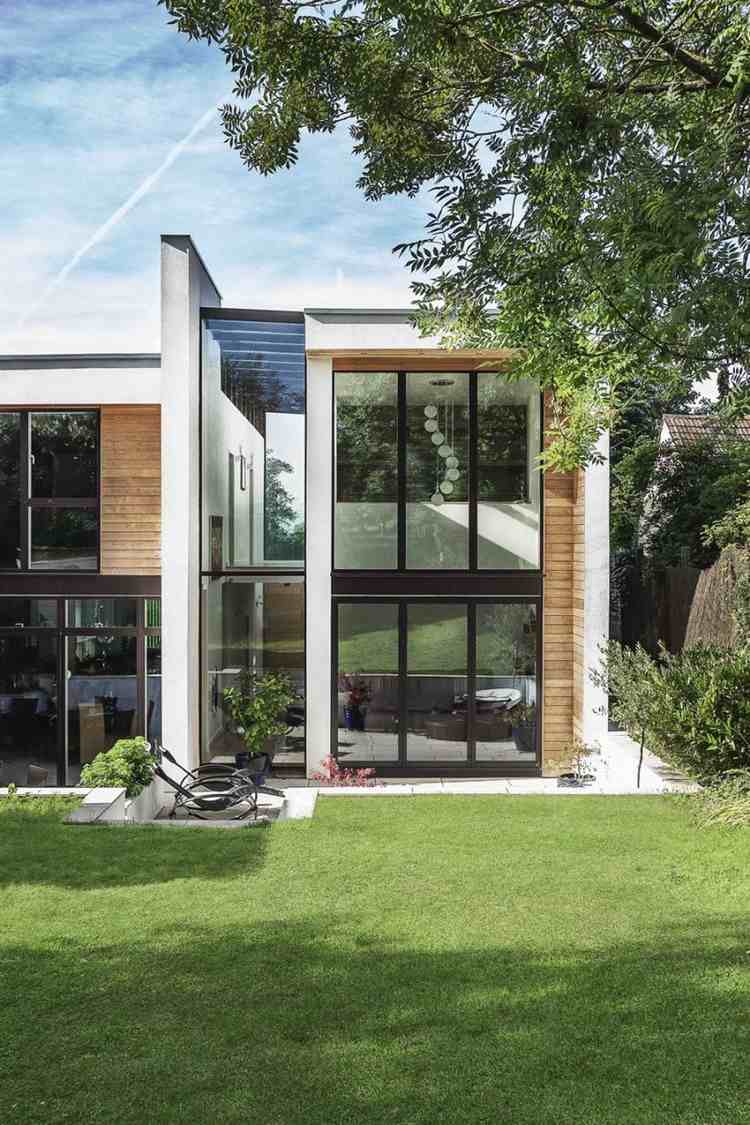 Moderne Hausfassade einfamilienhaus-garten-rasenfläche