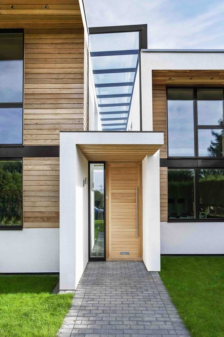 moderne-hausfassade-eingang-haustür-zedernholz-einklang-fassade