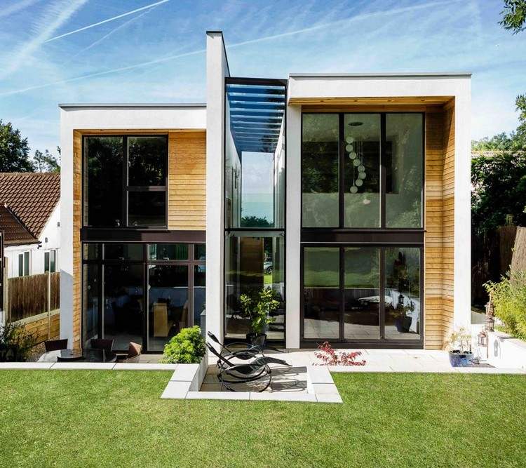 Moderne Hausfassade verglasung-flur-verbindung-hausteile-modern
