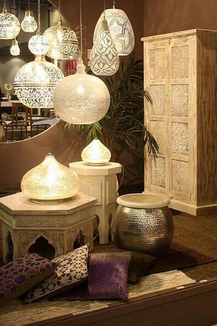 orientalische-lampen-hängeleuchten-stehleuchten-rund-zwiebelform-kissen-hocker-spiegel
