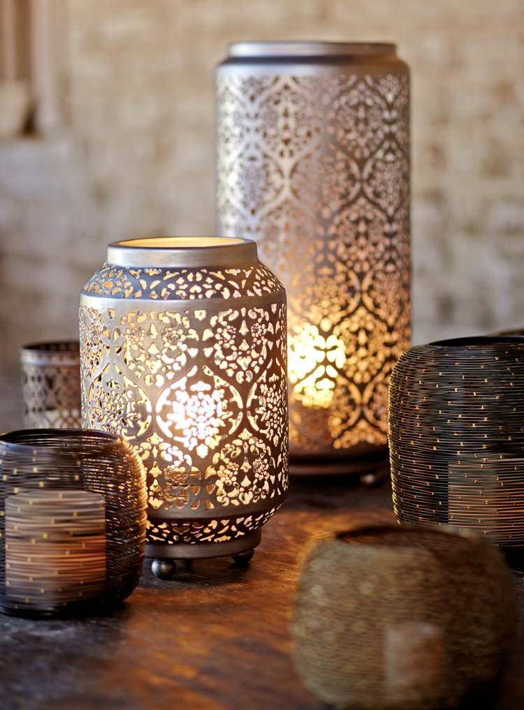 orientalische-lampen-kerzenhalter-windlichter-gemustert-ornamente-blumen-metall-tisch