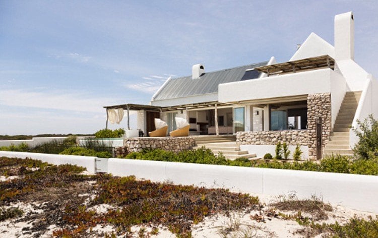 Passiv-Energiehäuser strand-solaranlagen-dach-terrasse-sonnenbetten