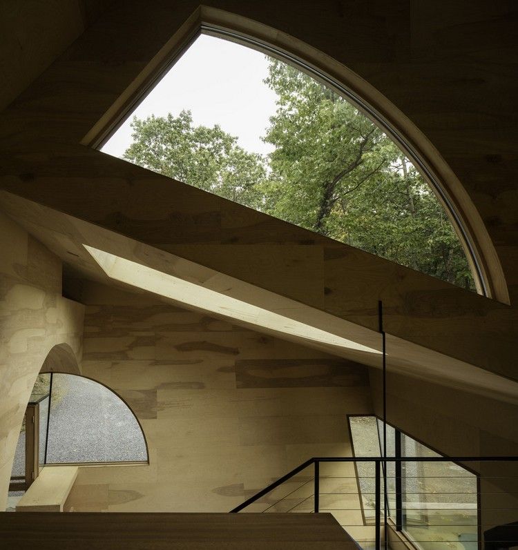 Solarhaus aus Holz dachfenster-auffällige-formen-design