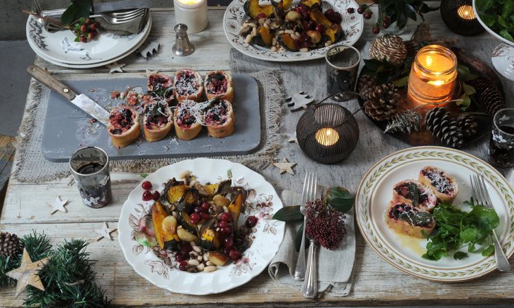 Vegane Weihnachten -menu-tisch-feier-festlich-dekoriert