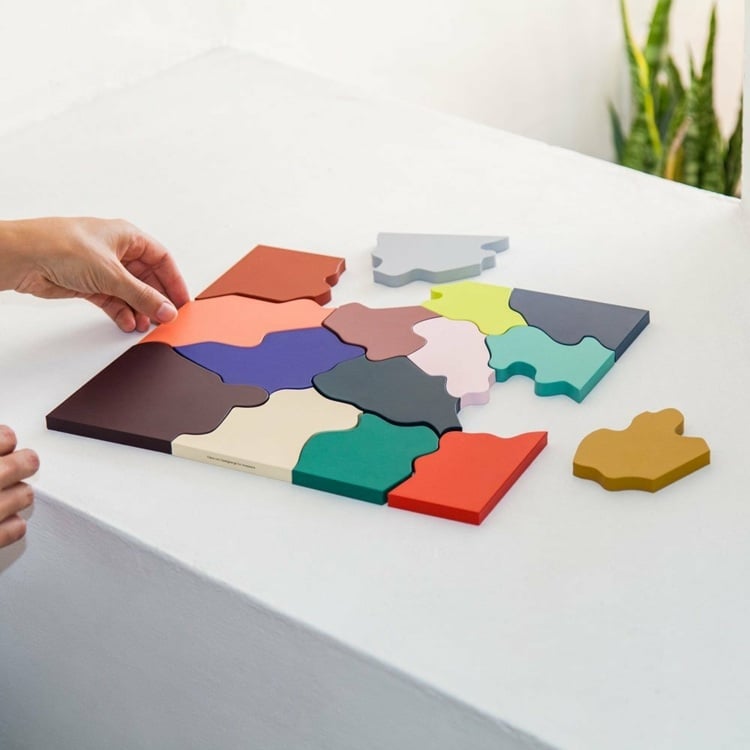 weihnachtsgeschenke für kinder puzzle-areaware-holz-teile-bunte-farben-quadrat