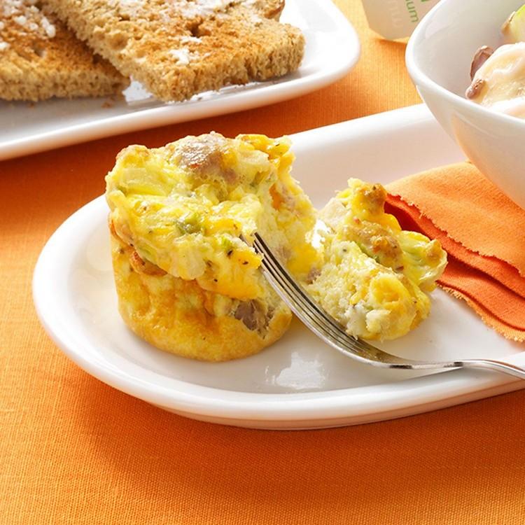 Ausgefallene Rezepte muffinform-omelett-backen-frühstück