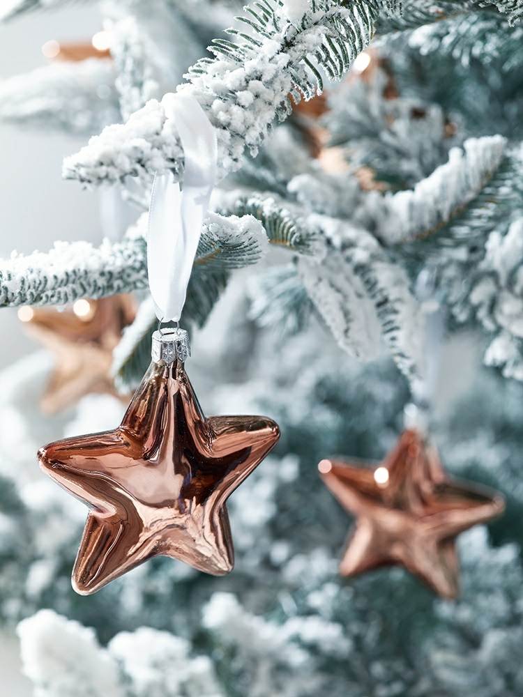 dekoideen für weihnachten kupfer-farbe-christbaumschmuck-stern-motiv