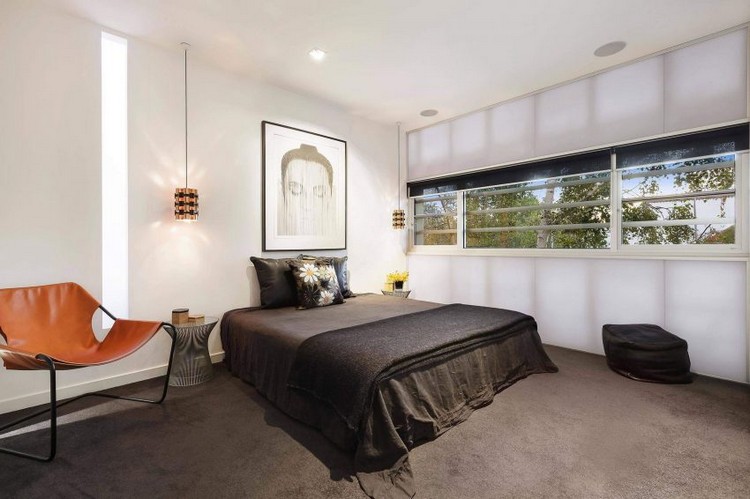 einfamilienhaus-modern-schlafzimmer-teppichboden-minimalistisch