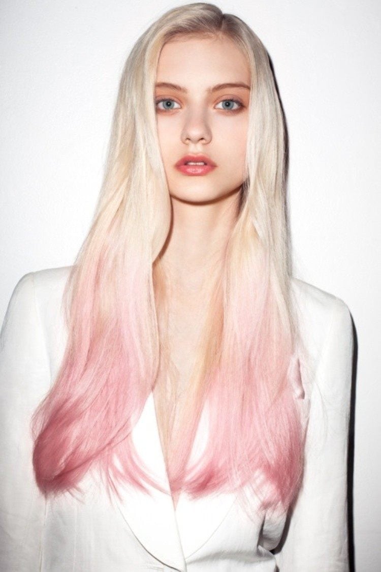 Haare Pastell färben blonde-haare-rosa-spitzen-tönen