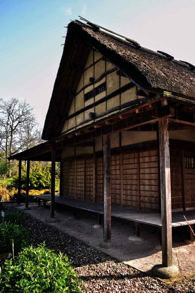 Japanische Häuser architektur-holz-fundament-pfählen-steine