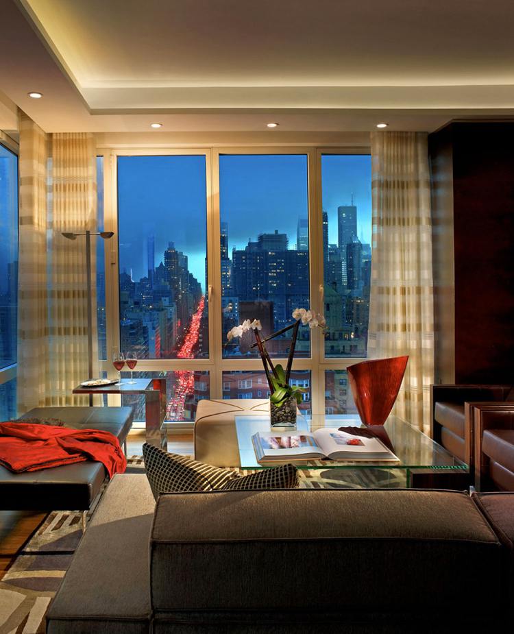 Panoramafenster zum Highlight -abend-aussicht-stadt-wohnzimmer-edel