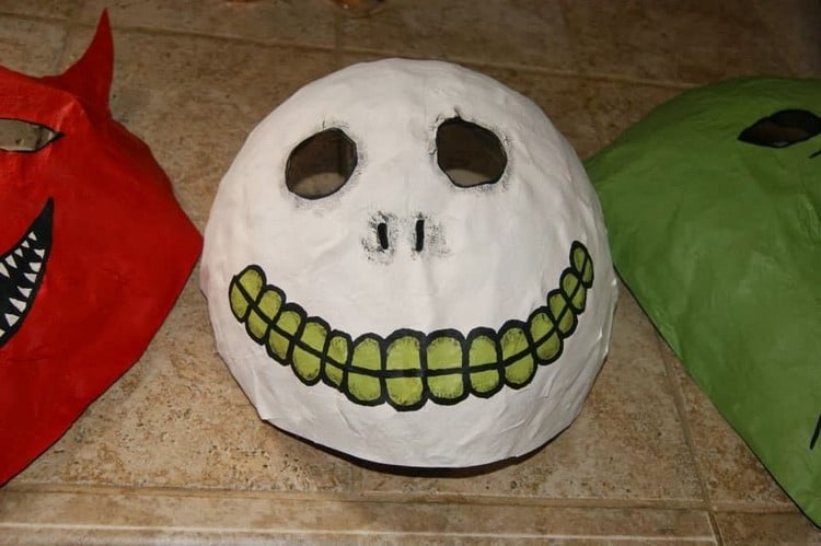 pappmache-masken-selber-machen-luftballon-halloween-maske