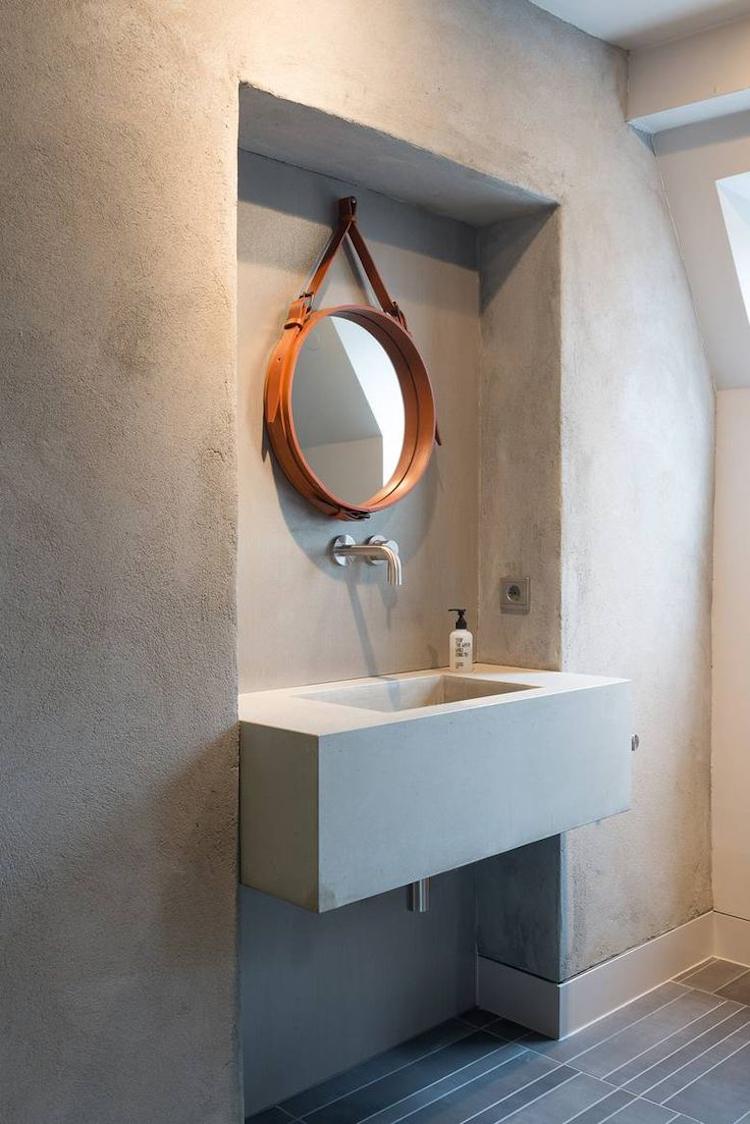 retro-look-designklassiker-adnet-spiegel-badezimmer-beton-minimalistisch