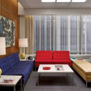 retro-look-designklassiker-mad-men-couch-polster-farbe