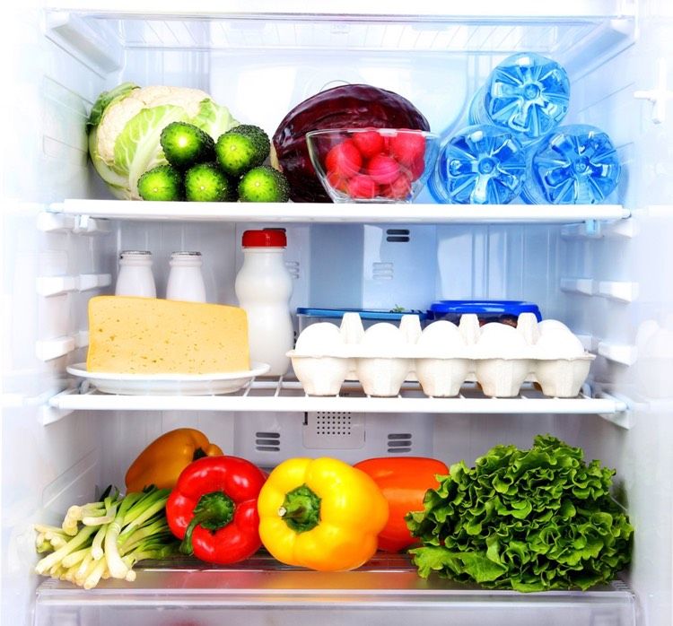 Kühlschrank richtig einräumen tipps-lebensmittel-temperaturen-frisch-bleiben