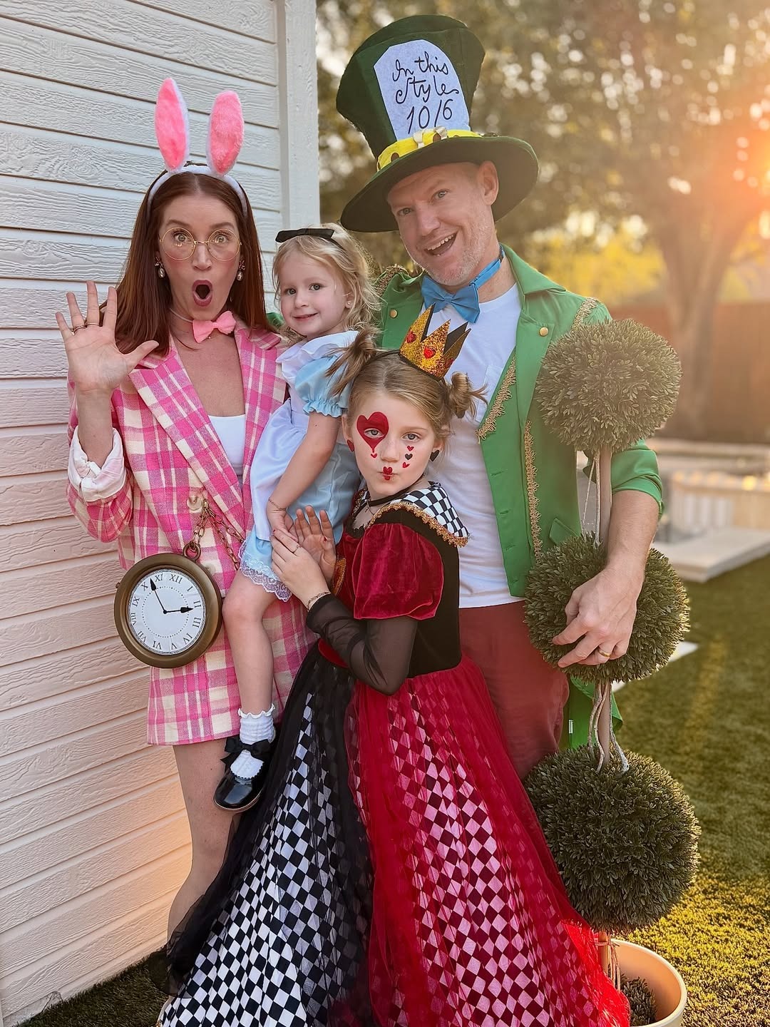 alice im wunderland kostüm ideen für familie mit kinern