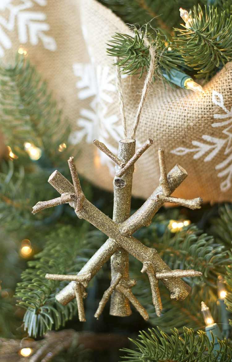basteln-kindern-weihnachten-christbaumschmuck-naturmaterialien-zweige