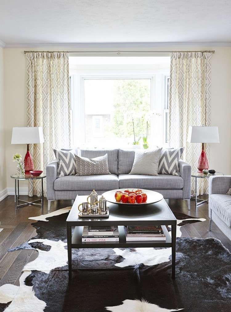 einrichtungsbeispiele-wohnzimmer-grau-beige-kombinieren-teppich
