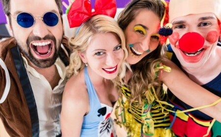 fasching motto ideen fake-thema-hippie-clown-alice-biene