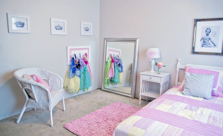kinderzimmereinrichtung-dekoration-prinzessinzimmer-rosa-spiegel-wandhaken