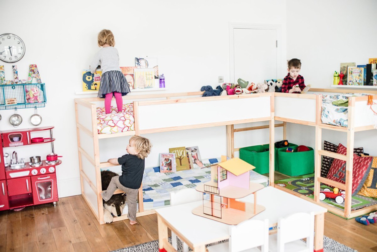 Kinderzimmereinrichtung und Dekoration -spielen-möbel-kindertisch-hochbett