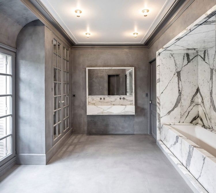 klassische-architektur-moderne-badezimmer-weiss-grau-gradlinig-minimalistisch
