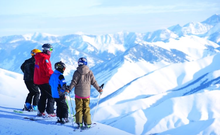 leben-fernseher-wandern-ski-fahren-gebirge-erkunden-familien-idee-abenteuer