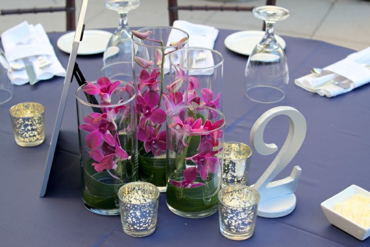 orchideen-tischdeko-taufe-holchzeit-tischnummer-gläser-kerzenhalter-glasvasen-fuchsia