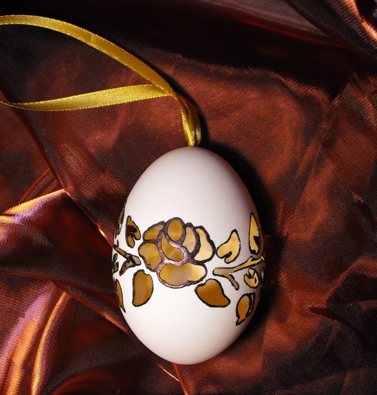 Ostereier Gravieren Schone Ideen Fur Filigrane Ostereier Mit Lochmuster