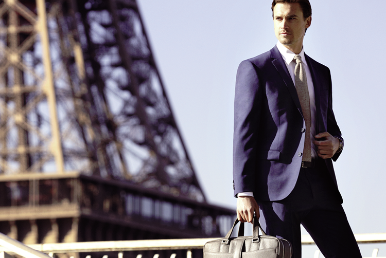 smart-business-dresscode-herren-anzug-slim-fit-dunkelblau