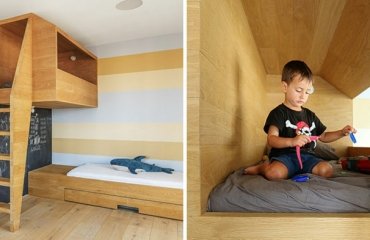 pielhaus-holz-kinderzimmer-schlafzimmer-junge-bett-treppen-plüschtier-wandgestaltung-tafelfarbe-1