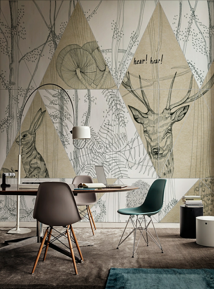 tapeten-überstreichen-vinyl-muster-figuren-natur-pflanzen-tiere-abbilden-tisch-stuhl-stehlampe-bücher-teppich