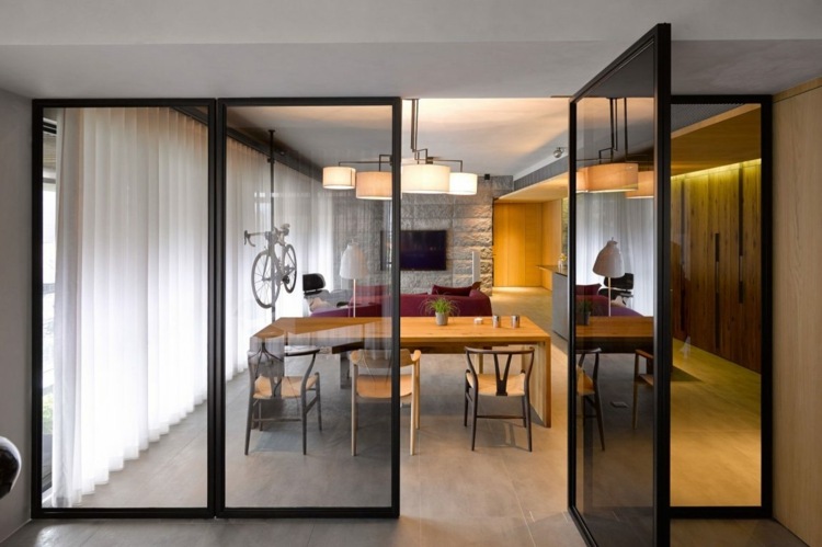 Trennwande Aus Glas Kombiniert Mit Holz Beton Wohnung Mit Stilmix