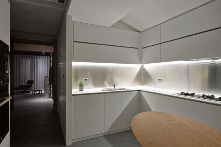 trennwände-glas-weiß-küche-minimalistisch-grau-rückwand