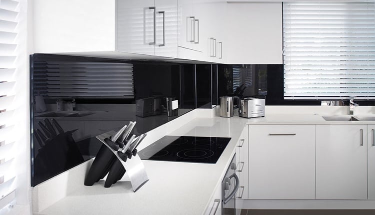 Wandpaneele für Küche -küchenspiegel-modern-hochglanz-schwarz-weiss