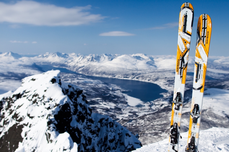 wintersport-anfänger-tipps-skiurlaub-skifahren-schnee-berge